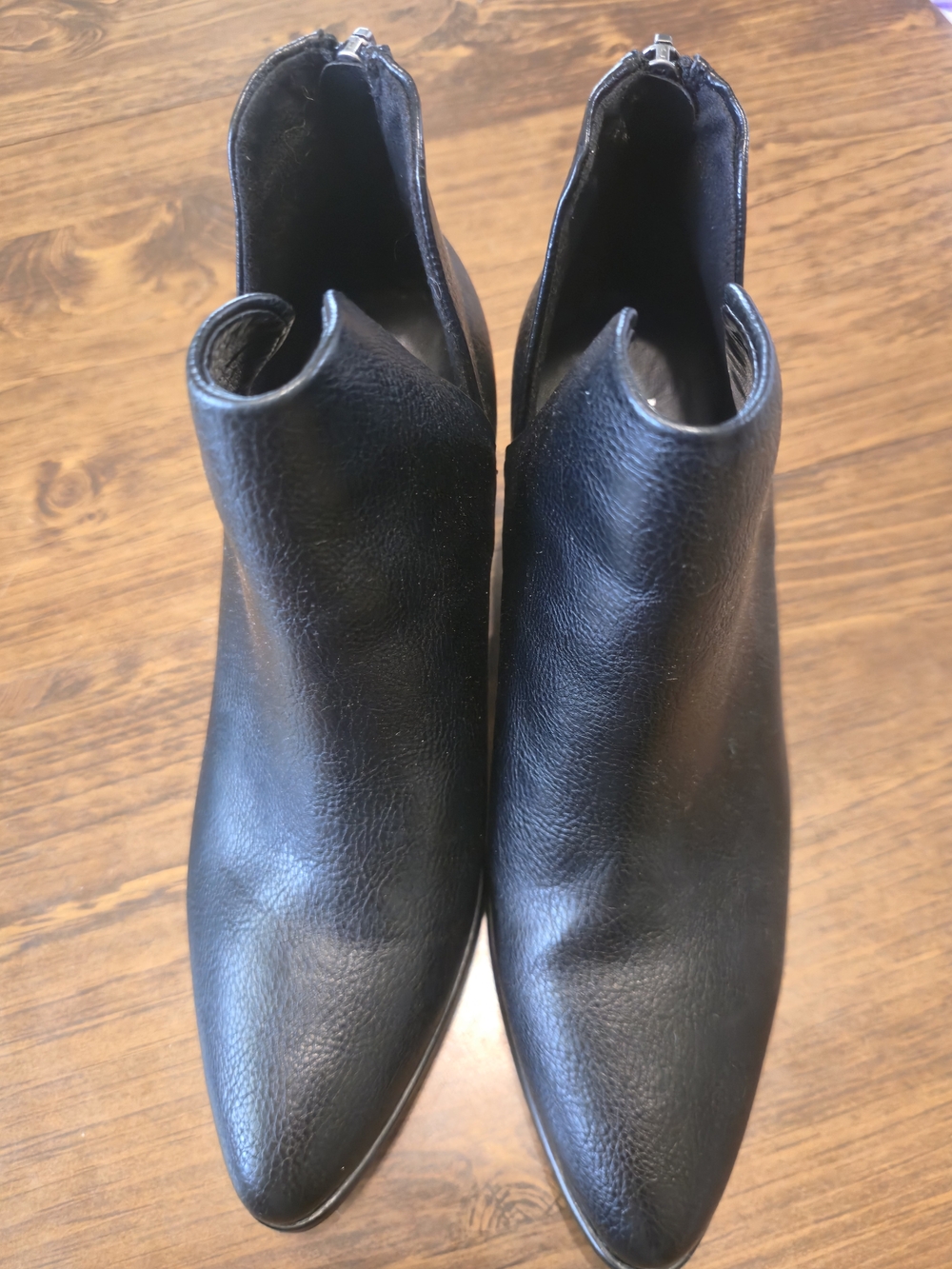 Women's Michael Shannon Black Ankle Boots - Sleek Pointed Toe